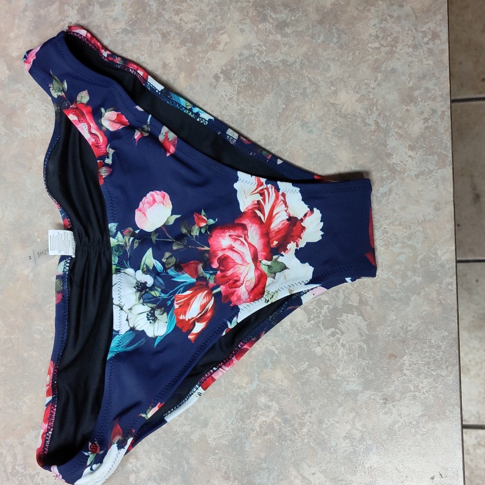 New without Tags blue floral from Cupshe size Medium